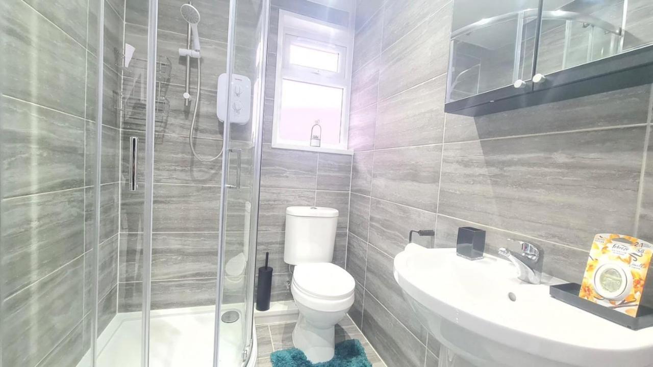 Deluxe Private In Manor Park Quarto em Acomodações Particulares Londres